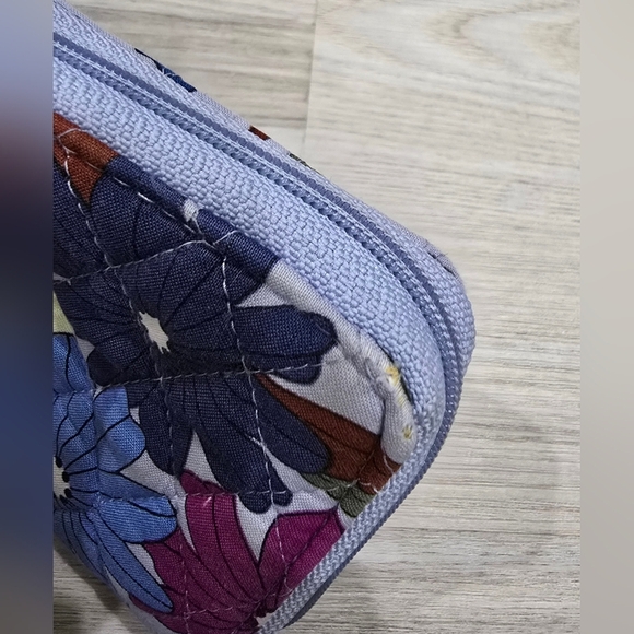 Vera Bradley RFID Accordion Wristlet Purple Floral Wallet See Pics - Picture 3 of 5